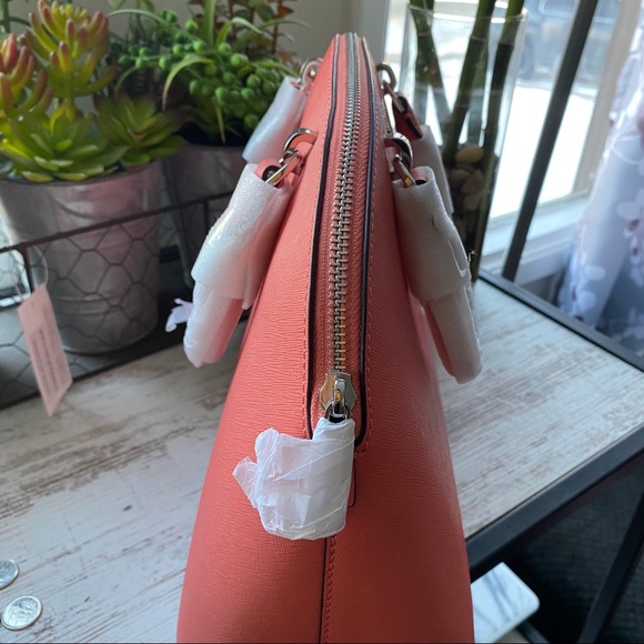 ‼️SOLD‼️ Michael Kors Satchel Bag in Grapefruit - Picture 2 of 12